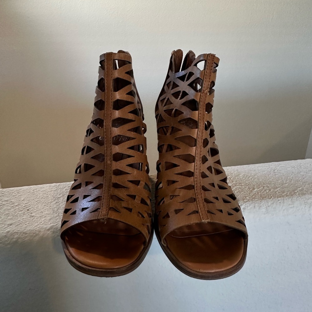 Vince Camuto Brown Cutout Women's Sandals